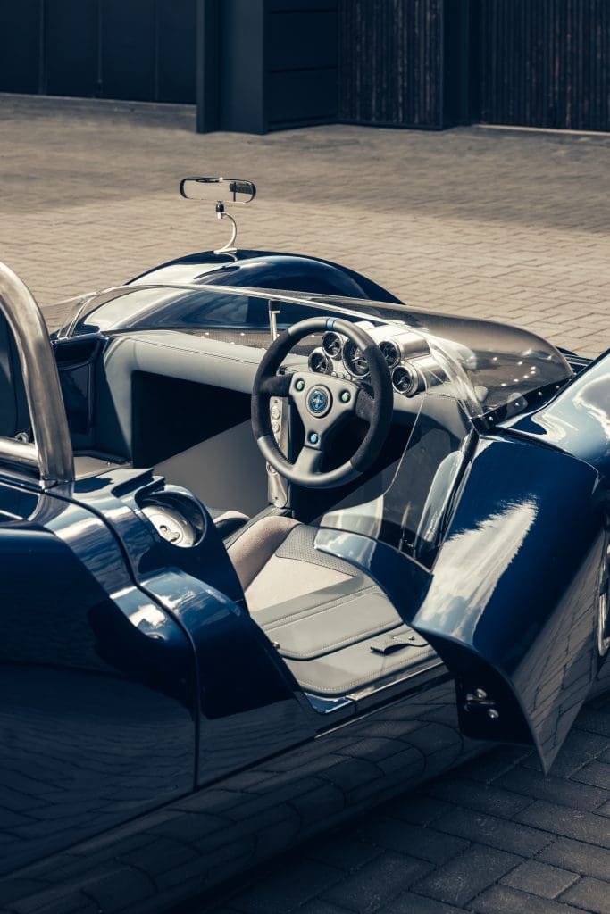 22. Interior open door 22. Interior open door